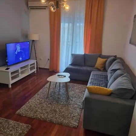 5 Star Apartment